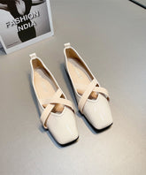 Weinrote flache Schuhe aus Kunstleder für Frauen, die Kreuzriemen spleißen